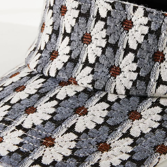 ✨HOST PICK✨ NEW ANTHRO FLORAL SUN HAT (O/S) - Picture 1 of 10